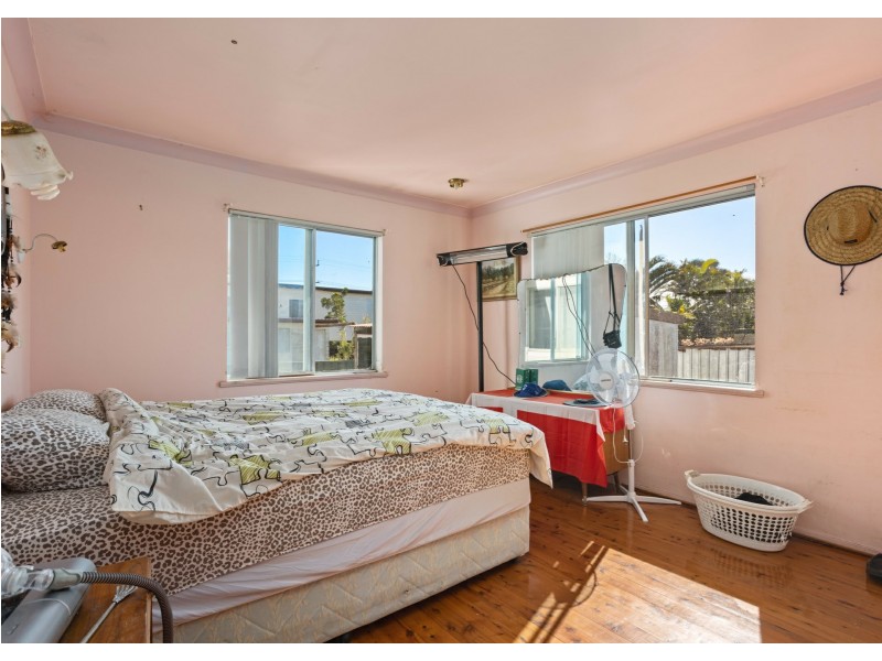 1 & 2/43 Manning Street, Manning Point NSW 2430
