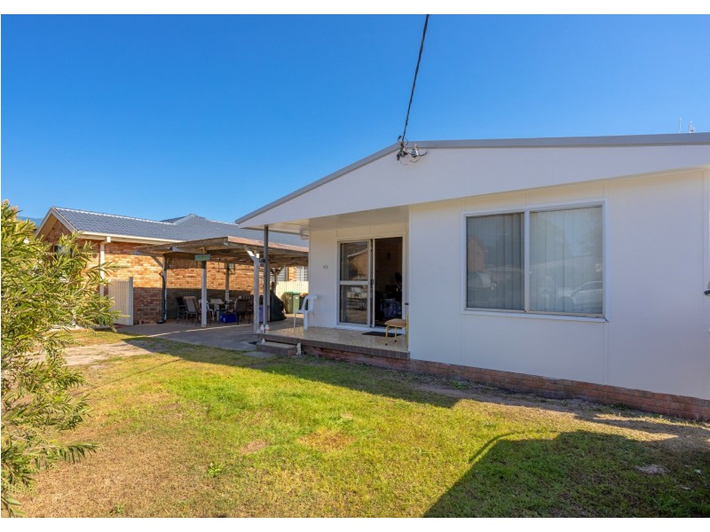 1 & 2/43 Manning Street, Manning Point NSW 2430