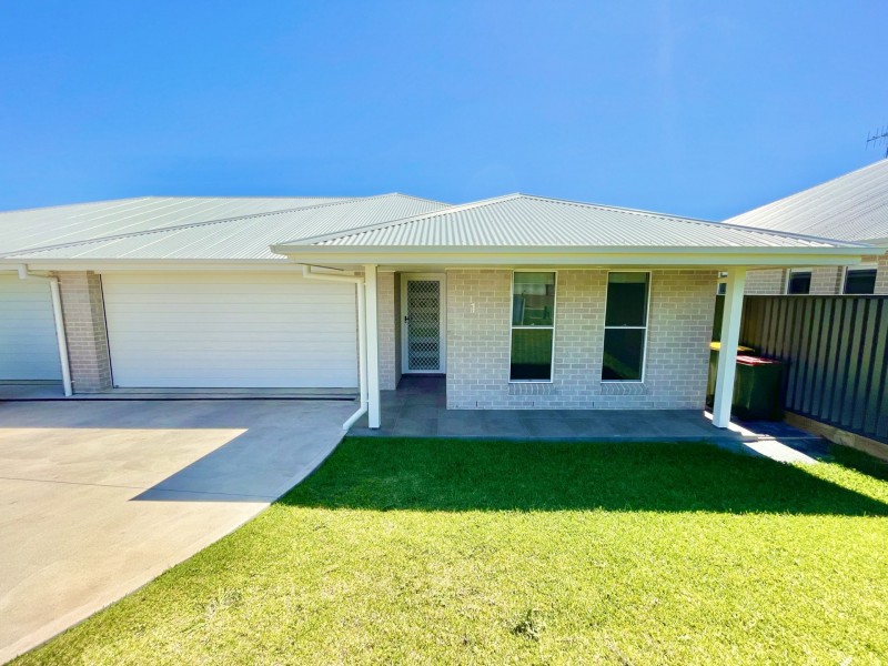 Unit 1/11 Auvergne Way, Old Bar NSW 2430