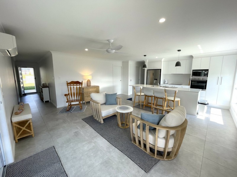 Unit 1/11 Auvergne Way, Old Bar NSW 2430