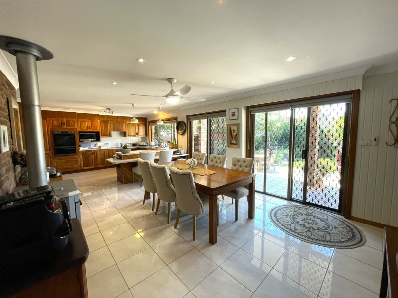 10 Oceanic Place, Old Bar NSW 2430
