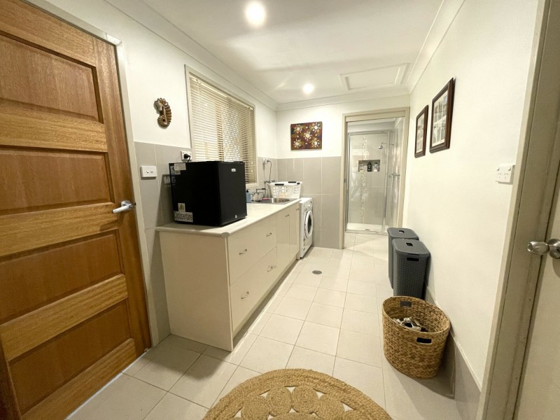 10 Oceanic Place, Old Bar NSW 2430