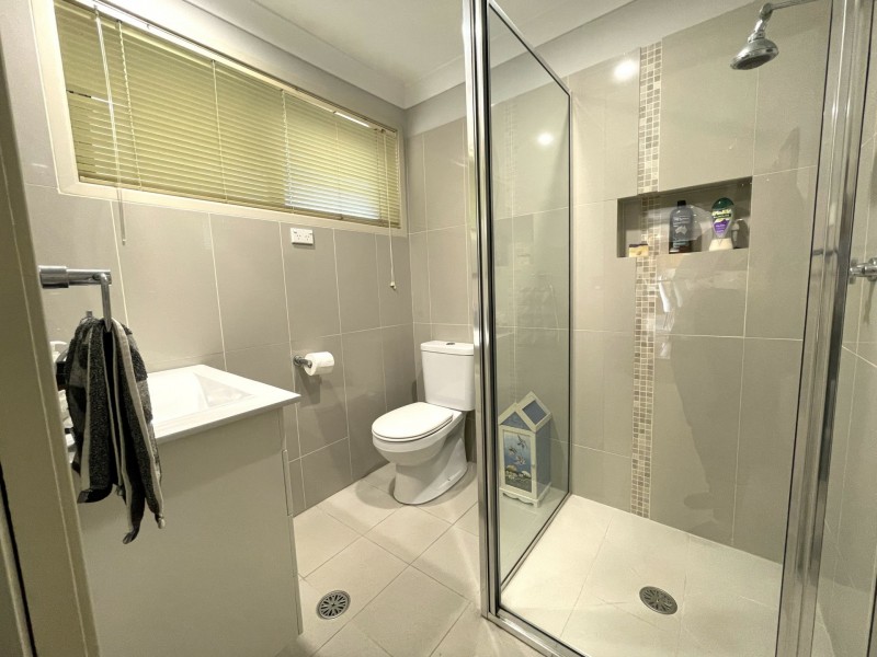 10 Oceanic Place, Old Bar NSW 2430