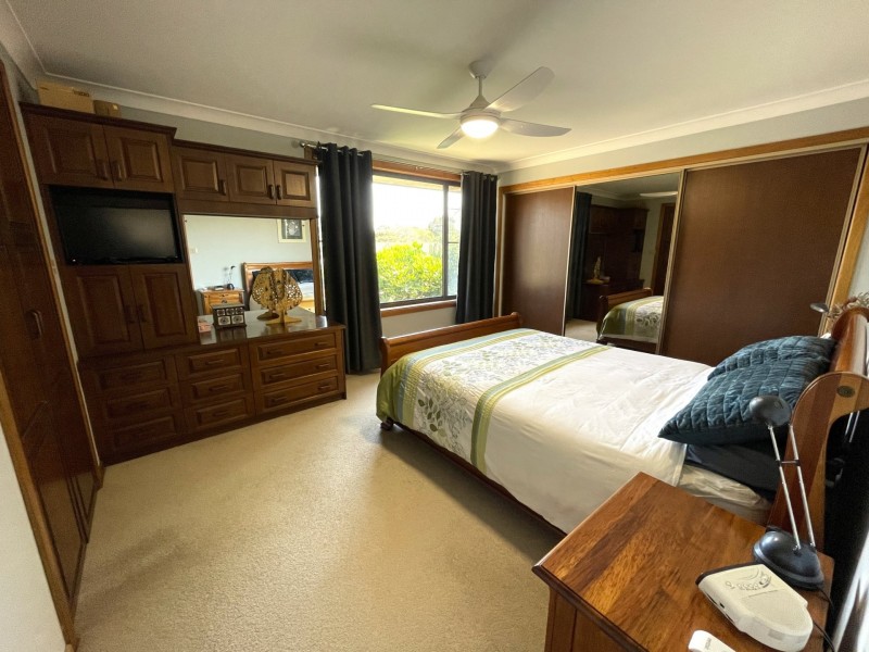10 Oceanic Place, Old Bar NSW 2430
