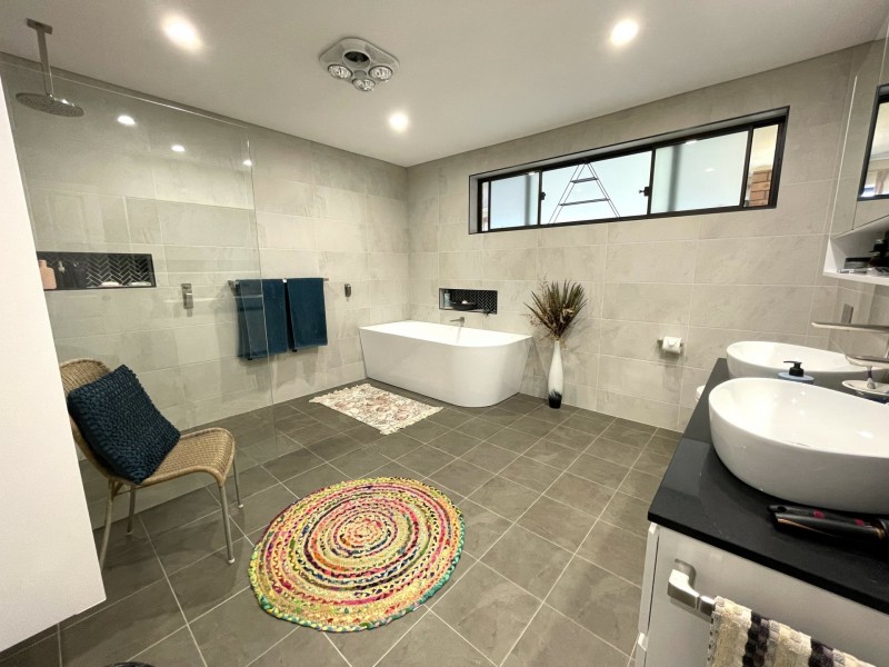 10 Oceanic Place, Old Bar NSW 2430