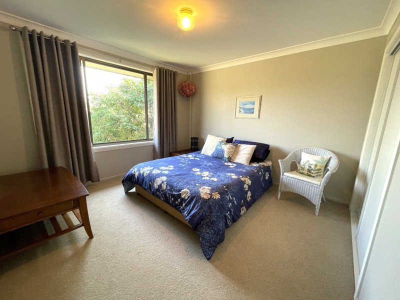 10 Oceanic Place, Old Bar NSW 2430