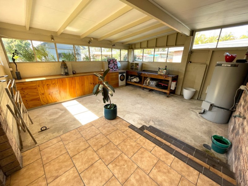 10 Oceanic Place, Old Bar NSW 2430