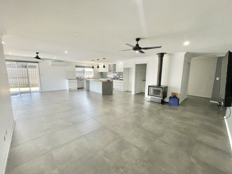 13 Tropicbird Crescent, Old Bar NSW 2430