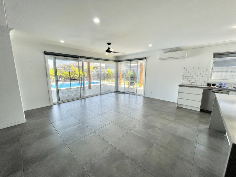 13 Tropicbird Crescent, Old Bar NSW 2430