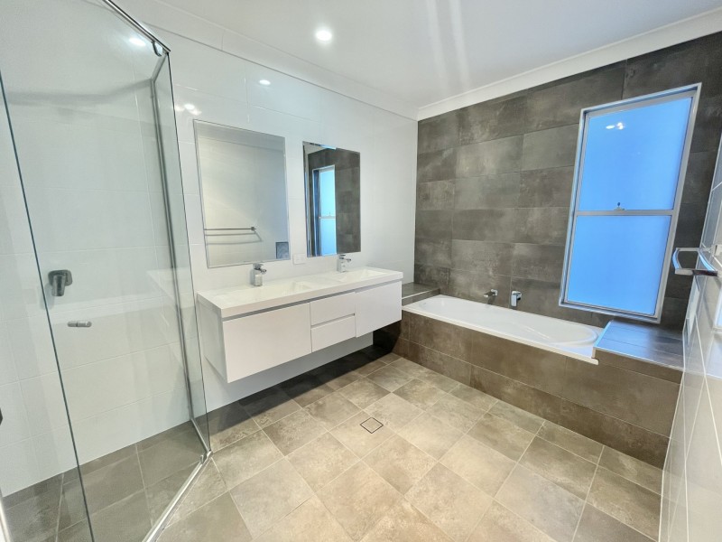 13 Tropicbird Crescent, Old Bar NSW 2430