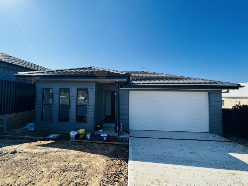 2 Maita Way, Old Bar NSW 2430