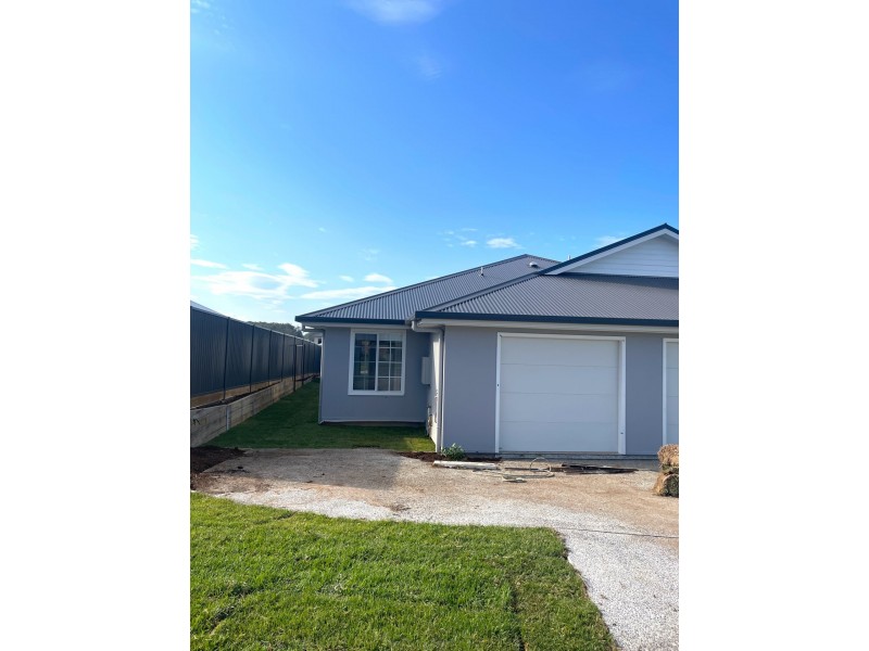 Unit 2/7 Auvergne Way, Old Bar NSW 2430