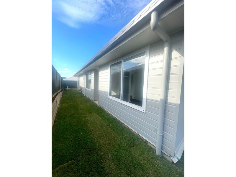 Unit 2/7 Auvergne Way, Old Bar NSW 2430