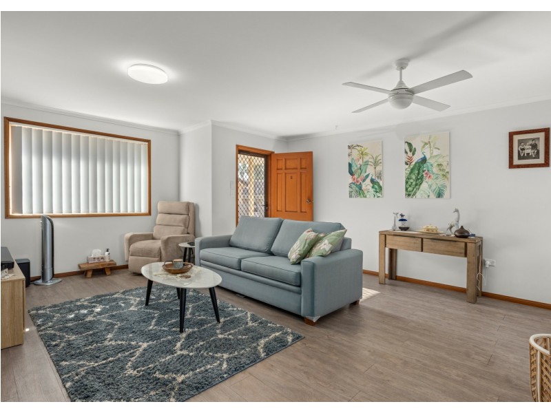 2/1 Casuarina Close, Old Bar NSW 2430