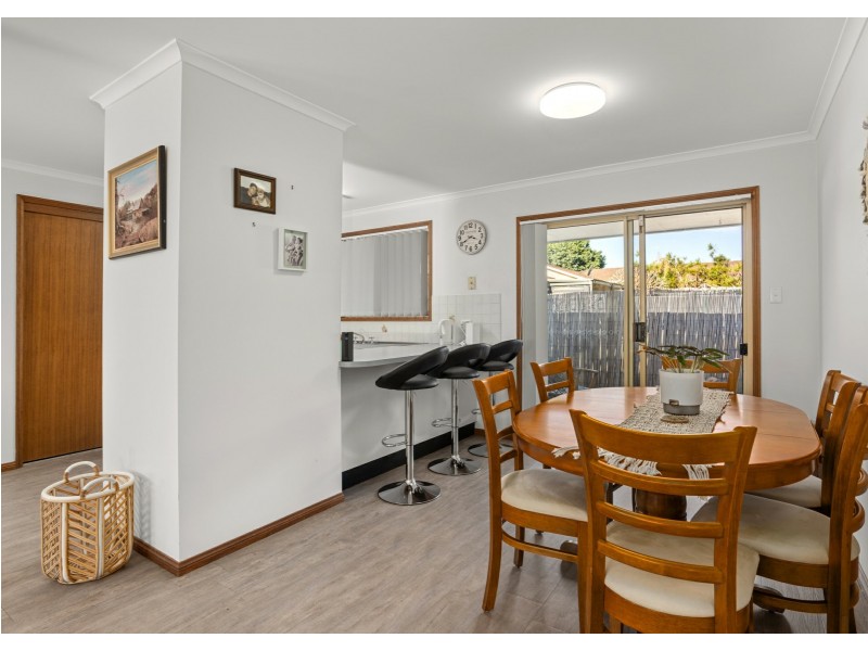 2/1 Casuarina Close, Old Bar NSW 2430