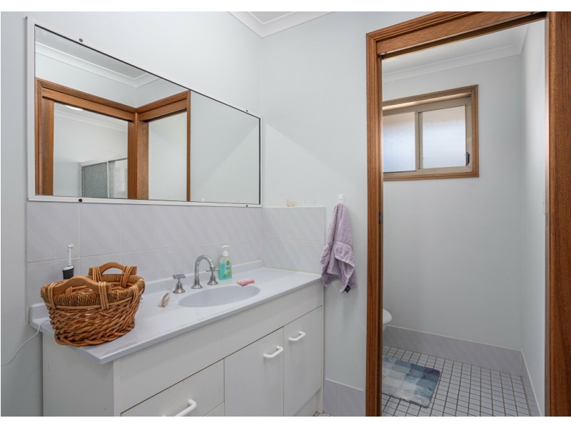 2/1 Casuarina Close, Old Bar NSW 2430