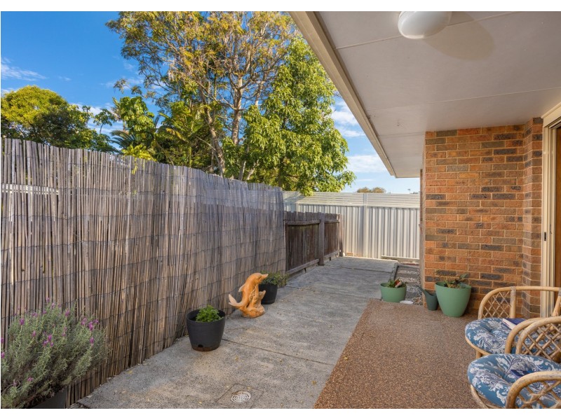 2/1 Casuarina Close, Old Bar NSW 2430