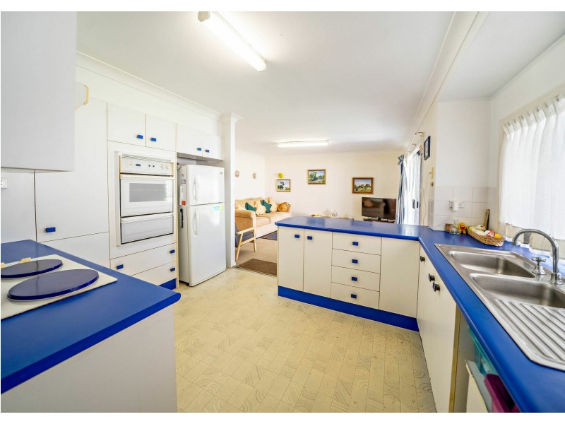 8 Sheppard Street, Old Bar NSW 2430