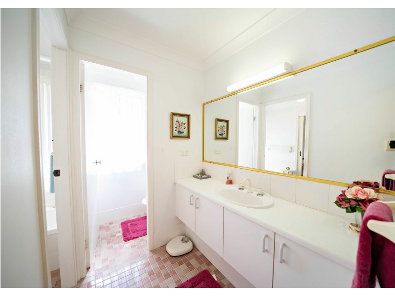 8 Sheppard Street, Old Bar NSW 2430