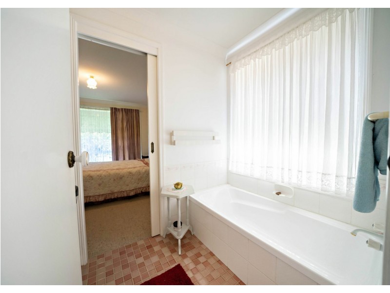 8 Sheppard Street, Old Bar NSW 2430