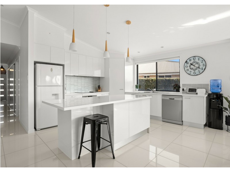 35 Bluehaven Drive, Old Bar NSW 2430