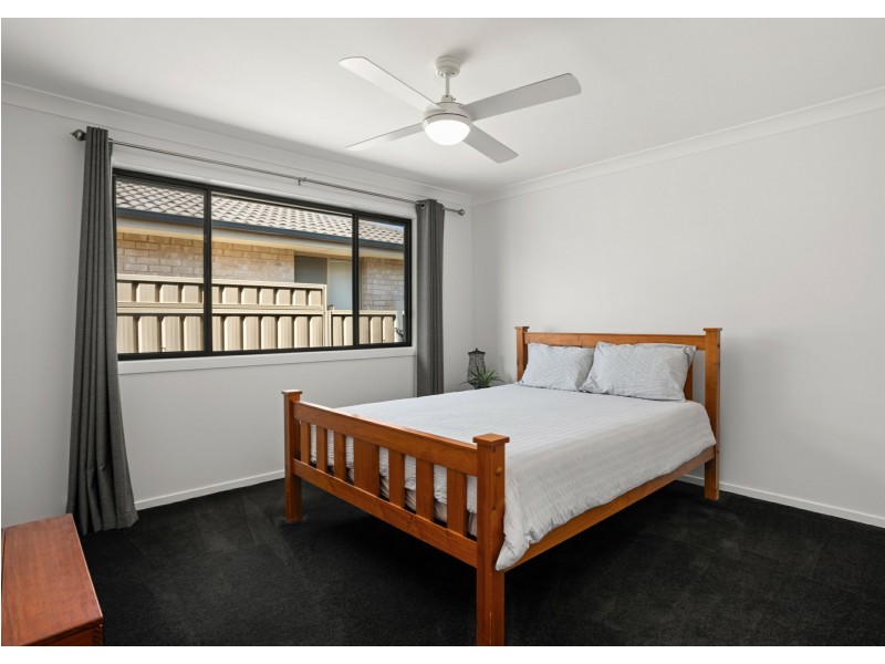 35 Bluehaven Drive, Old Bar NSW 2430