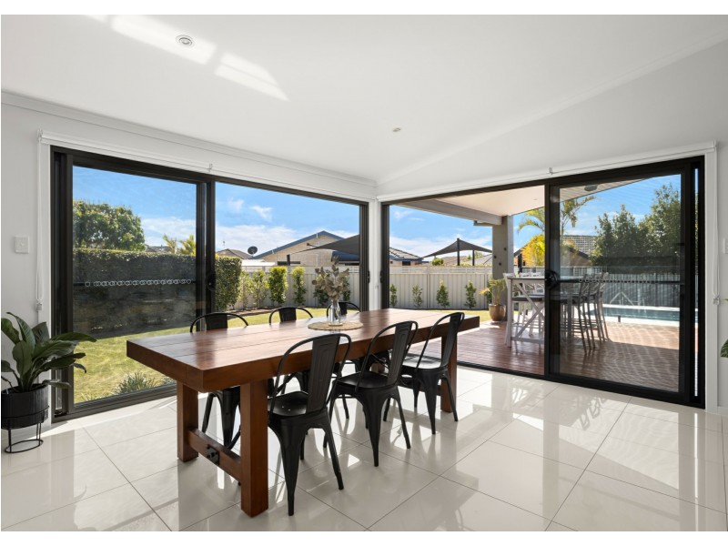 35 Bluehaven Drive, Old Bar NSW 2430