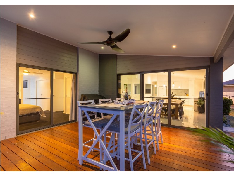 35 Bluehaven Drive, Old Bar NSW 2430