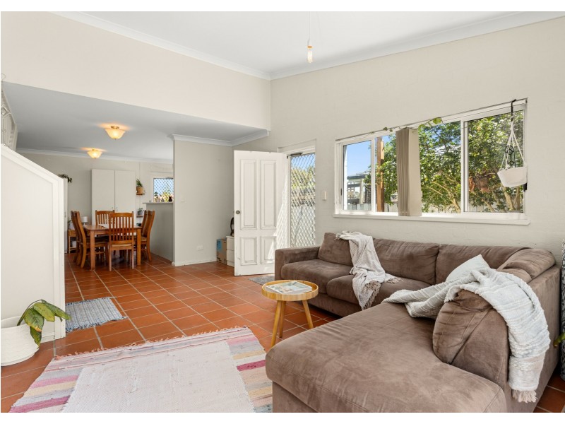 3/2 Connell Street, Old Bar NSW 2430
