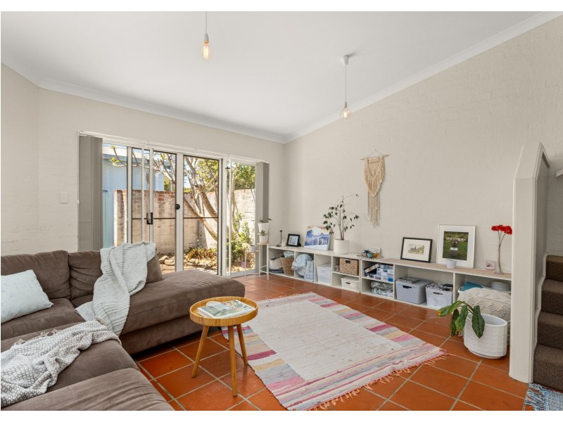 3/2 Connell Street, Old Bar NSW 2430