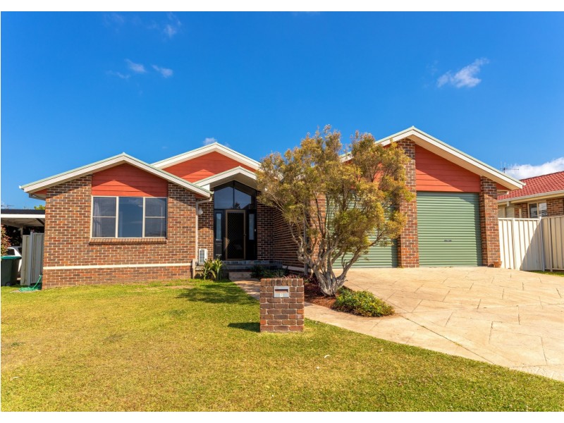 7 Carrabeen Drive, Old Bar NSW 2430