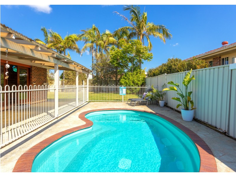 7 Carrabeen Drive, Old Bar NSW 2430