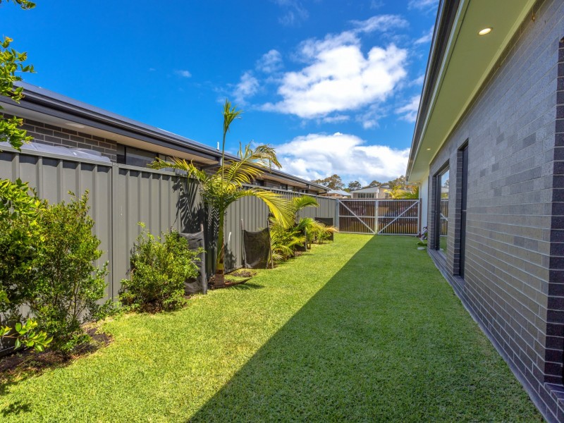 9 Howard Street, Wallabi Point NSW 2430