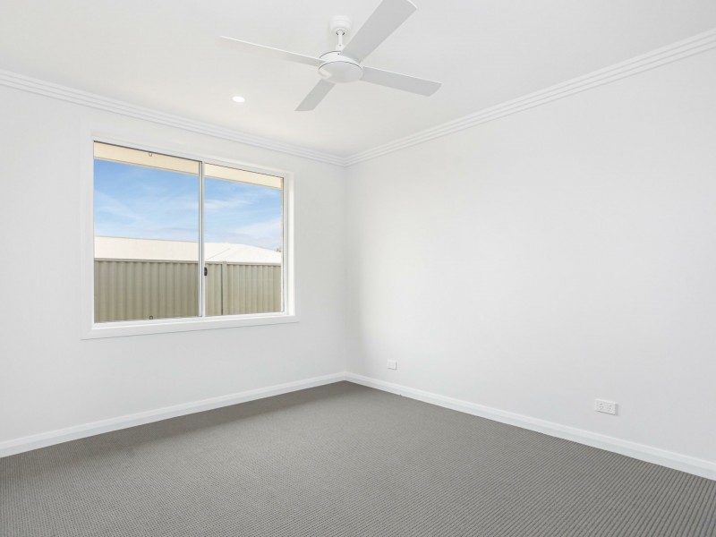 94 Albatross Way, Old Bar NSW 2430