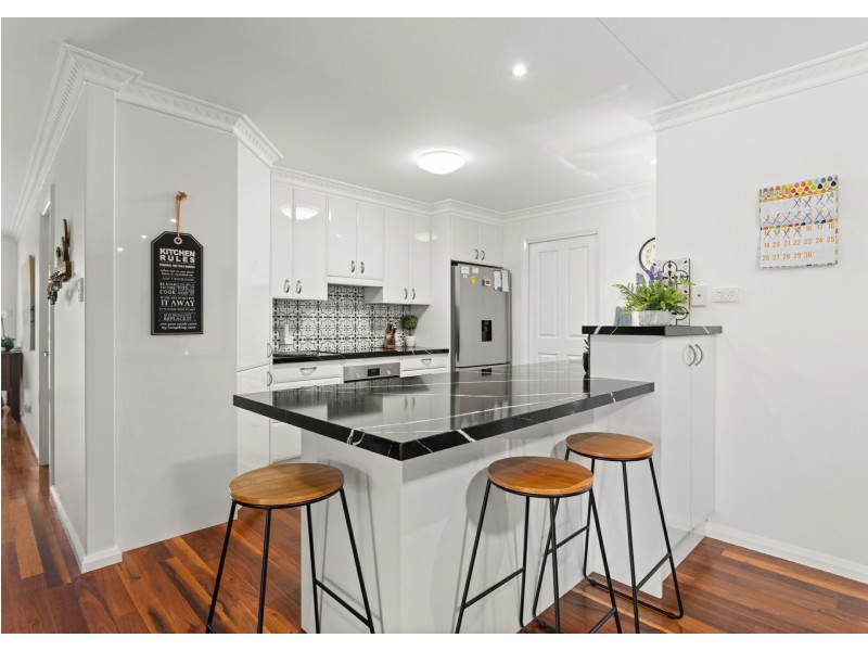 4 Yellowfin Avenue, Old Bar NSW 2430