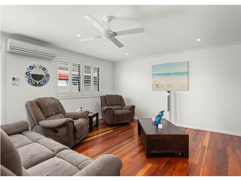 4 Yellowfin Avenue, Old Bar NSW 2430
