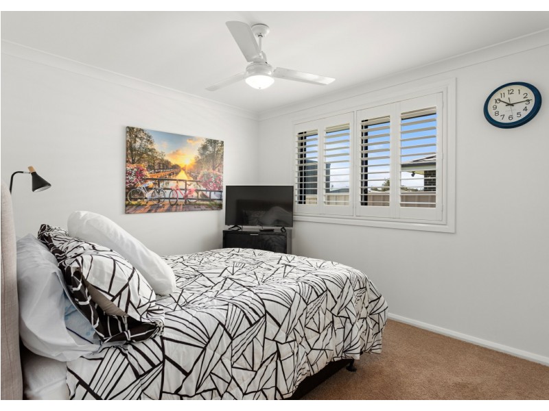 4 Yellowfin Avenue, Old Bar NSW 2430