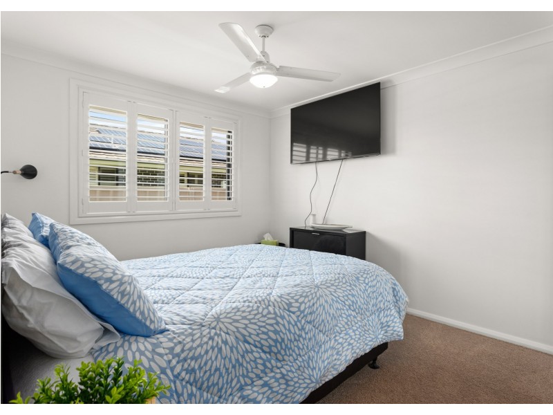 4 Yellowfin Avenue, Old Bar NSW 2430
