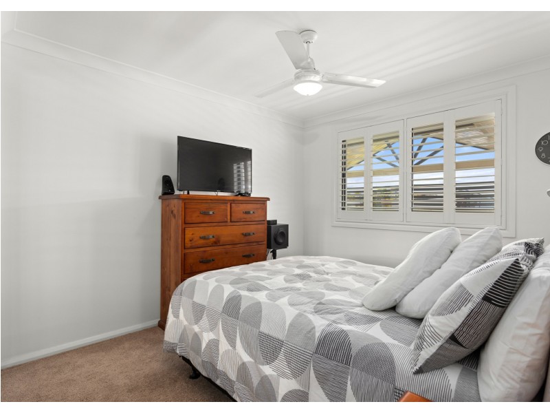 4 Yellowfin Avenue, Old Bar NSW 2430