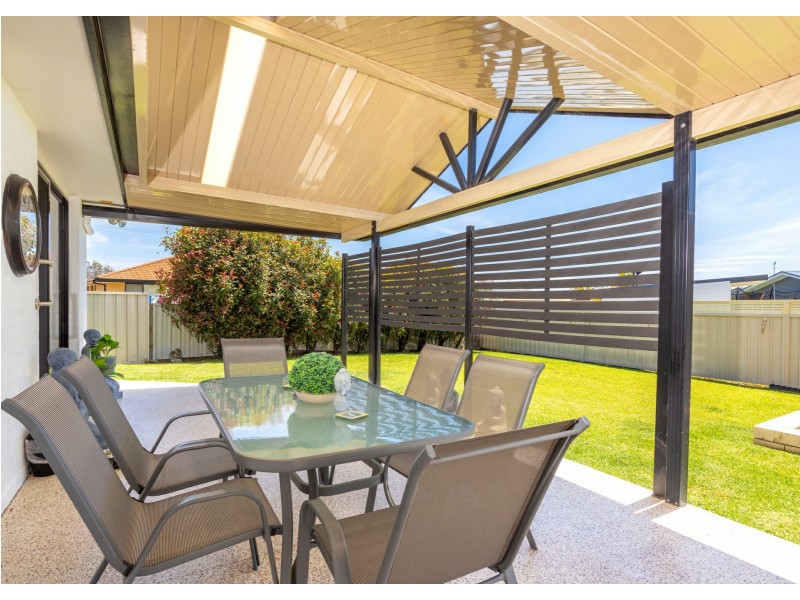 4 Yellowfin Avenue, Old Bar NSW 2430
