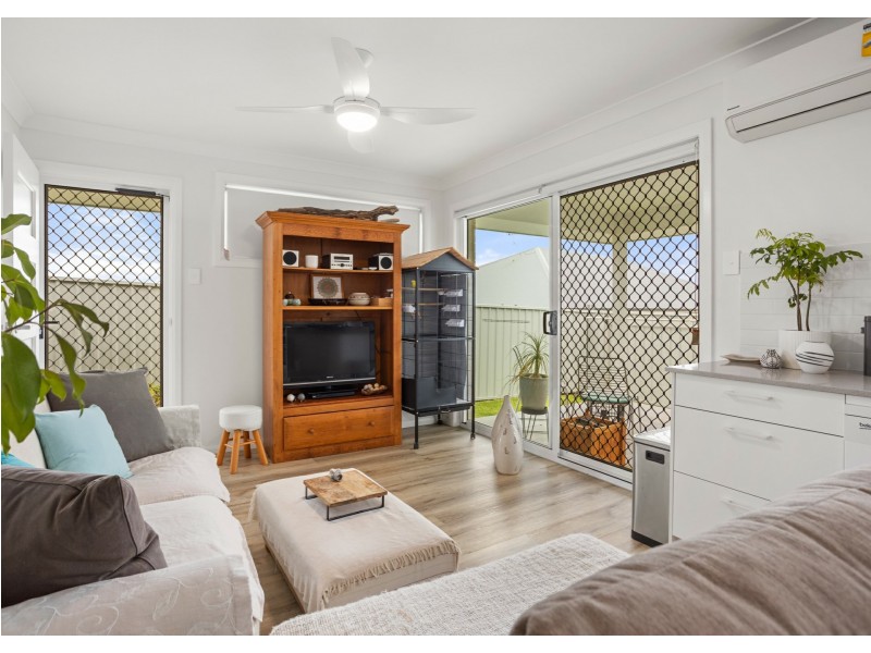 15 & 15A Viewmont Way, Old Bar NSW 2430