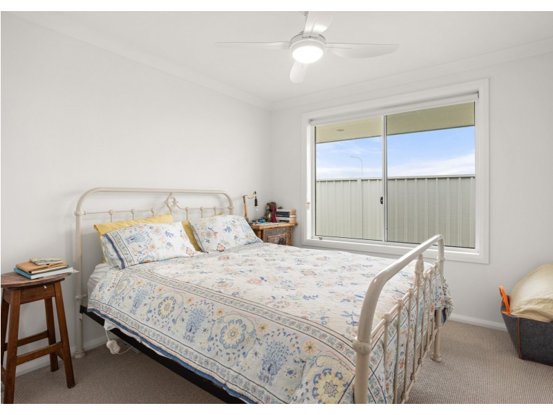 15 & 15A Viewmont Way, Old Bar NSW 2430