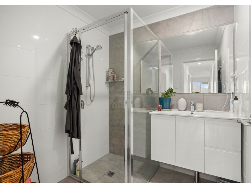 15 & 15A Viewmont Way, Old Bar NSW 2430