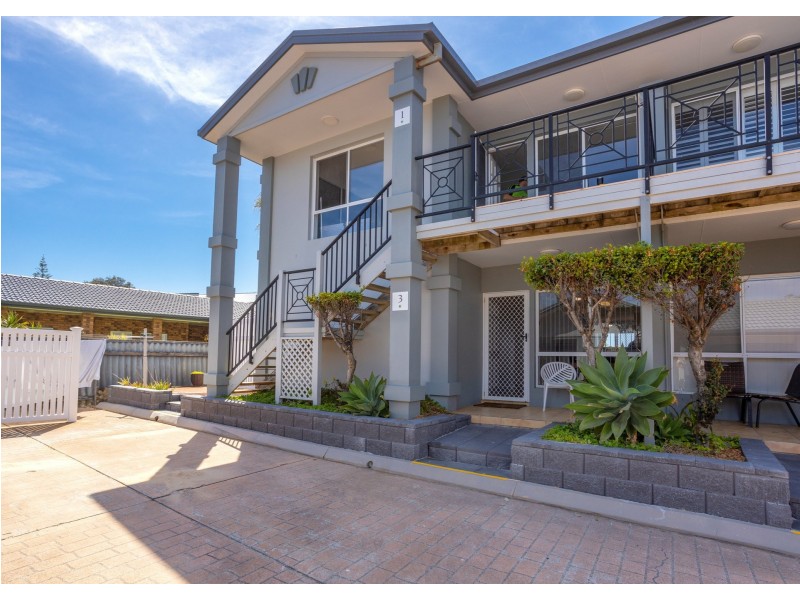 3/32 Lewis Street, Old Bar NSW 2430