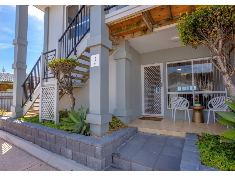3/32 Lewis Street, Old Bar NSW 2430