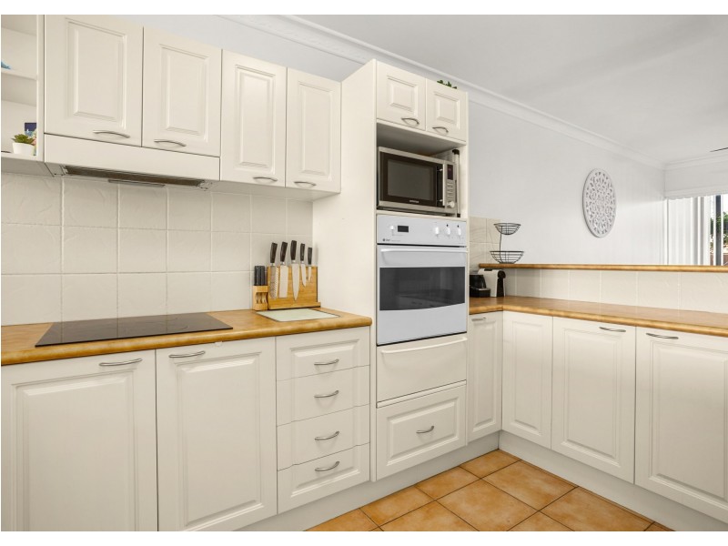 3/32 Lewis Street, Old Bar NSW 2430
