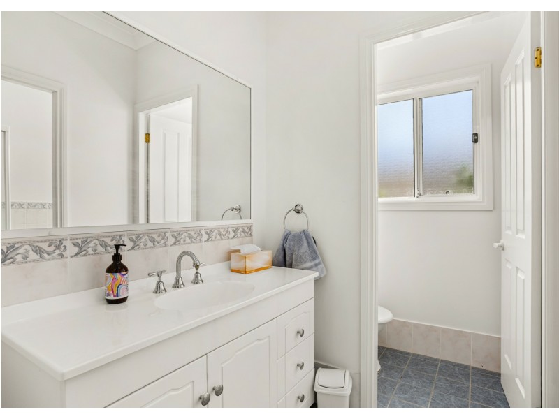 7 Berber Road, Old Bar NSW 2430