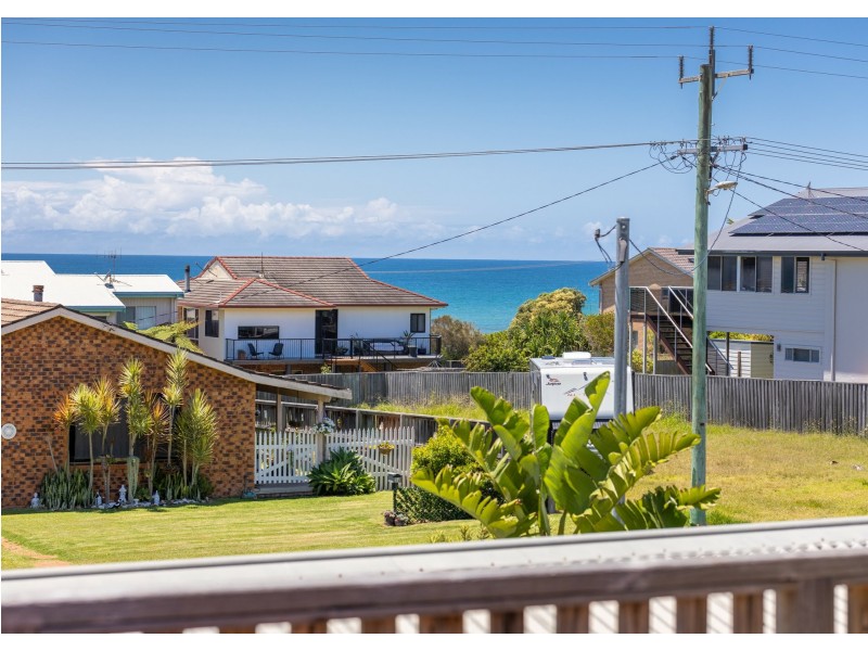 39 Ocean Drive, Wallabi Point NSW 2430