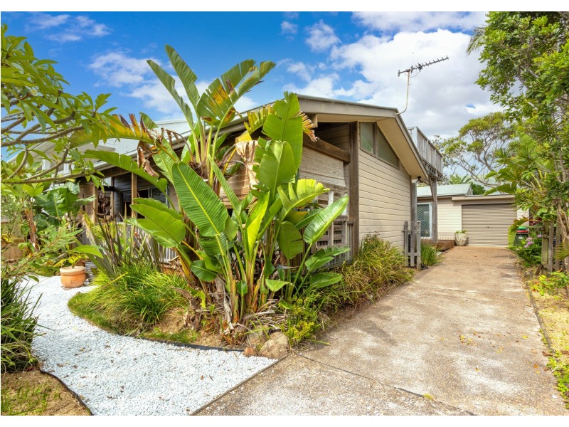 39 Ocean Drive, Wallabi Point NSW 2430