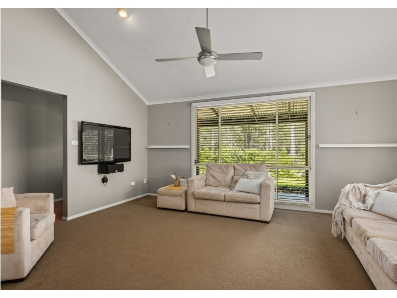 34 Kolinda Drive, Old Bar NSW 2430